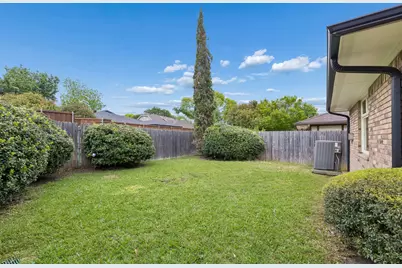 9515 Robin Meadow Drive, Dallas, TX 75243 - Photo 20