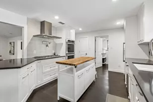 9515 Robin Meadow Dr, Dallas, TX 75243 - Photo 8