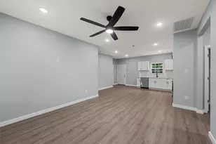 706 Dearborn St, Waco, TX 76704 - Photo 4