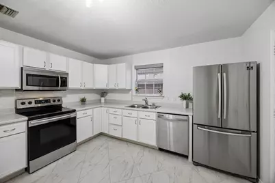 630 W Neely Street, Dallas, TX 75208 - Photo 4