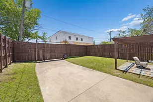 630 W Neely St, Dallas, TX 75208 - Photo 24