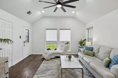 630 W Neely Street, Dallas, TX 75208 - Photo 8