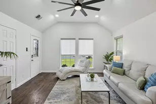 630 W Neely St, Dallas, TX 75208 - Photo 8