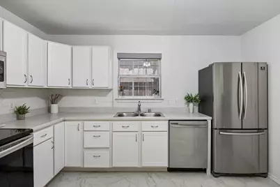 630 W Neely Street, Dallas, TX 75208 - Photo 10
