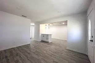1722 Hillcrest St, Mesquite, TX 75149 - Photo 2