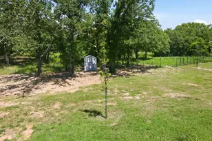 112 Monarch Ln, Poolville, TX 76487 - Photo 32