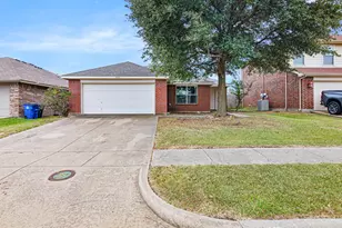 1201 Vicksburg Dr, Ennis, TX 75119 - Photo 1