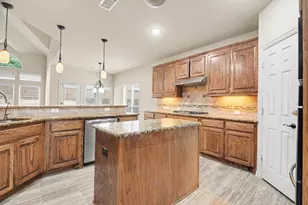 708 Yarrow St, Little Elm, TX 75068 - Photo 4