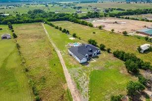997 Ovilla Rd, Waxahachie, TX 75167 - Photo 2