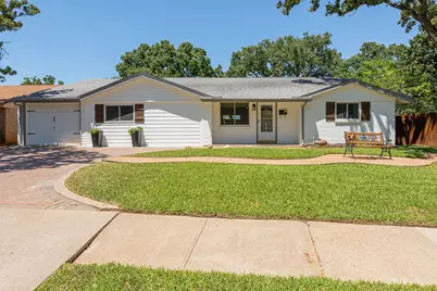 1044 Meadowbrook Drive, Grapevine, TX 76051 - Photo 1