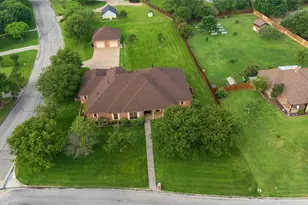 1226 Forest Park Dr, Weatherford, TX 76087 - Photo 2