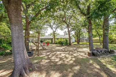 124 Cliffside Drive S, Burleson, TX 76028 - Photo 2