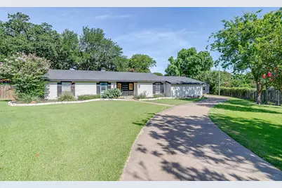 124 Cliffside Drive S, Burleson, TX 76028 - Photo 1