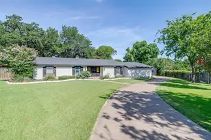 124 Cliffside Dr S, Burleson, TX 76028 - Photo 1