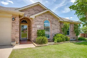 1173 Albatross Ct, Benbrook, TX 76126 - Photo 2