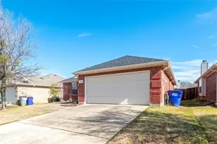 2716 Dawn Spring Dr, Little Elm, TX 75068 - Photo 2