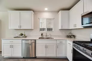 7005 Adderly Rd, Pilot Point, TX 76258 - Photo 4