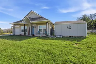 5016 Elizabeth St, Granbury, TX 76048 - Photo 4