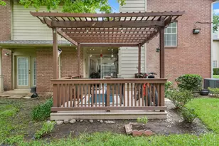 1463 Meadowood Village Dr, Fort Worth, TX 76120 - Photo 2