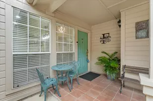 1463 Meadowood Village Dr, Fort Worth, TX 76120 - Photo 4