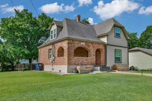 230 E Main St, Lindsay, TX 76250 - Photo 2