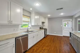 4628 Surf Dr, Dallas, TX 75214 - Photo 14