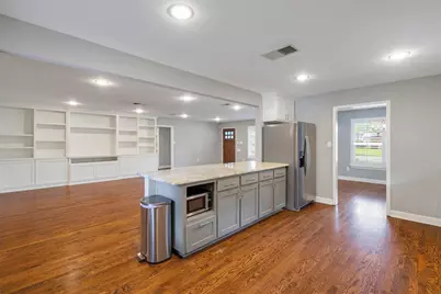 4628 Surf Drive, Dallas, TX 75214 - Photo 12