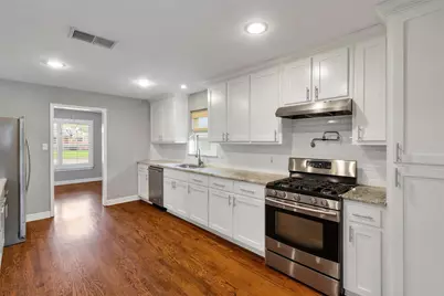 4628 Surf Drive, Dallas, TX 75214 - Photo 10