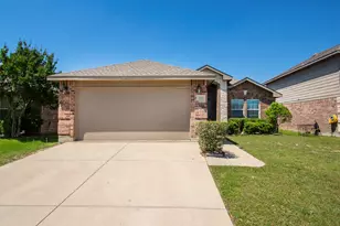 320 Chalkstone Dr, Fort Worth, TX 76131 - Photo 1