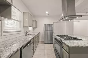 929 S Rosemont Ave, Dallas, TX 75208 - Photo 2