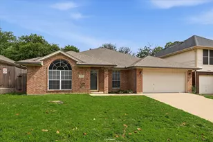 7525 Arbor Park Dr, Fort Worth, TX 76120 - Photo 4