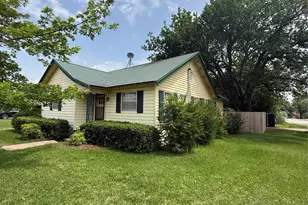223 W Jefferson St, Palmer, TX 75152 - Photo 2