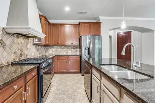 928 Brook Forest Ln, Euless, TX 76039 - Photo 8