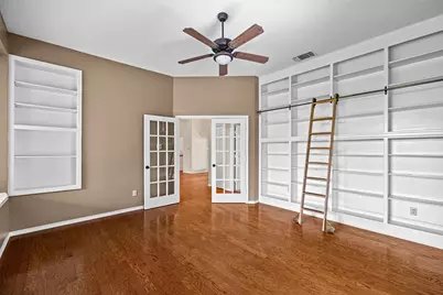 10100 Ravenswood Road, Granbury, TX 76049 - Photo 16