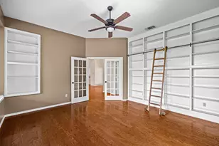 10100 Ravenswood Rd, Granbury, TX 76049 - Photo 16