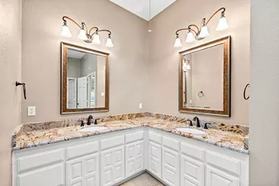 10100 Ravenswood Road, Granbury, TX 76049 - Photo 20