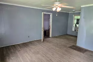 1806 N Culberson St, Gainesville, TX 76240 - Photo 4