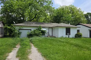 1806 N Culberson St, Gainesville, TX 76240 - Photo 14