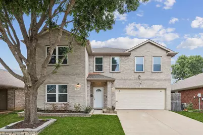 1016 Aviary, Aubrey, TX 76227 - Photo 2