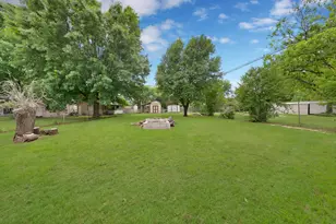 521 Ann Lois Ln, Burleson, TX 76028 - Photo 22