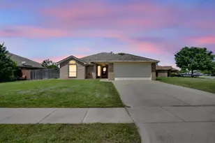 1040 Vinewood Ave, Burleson, TX 76028 - Photo 2