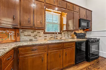 501 N Davis Street, West, TX 76691 - Photo 10
