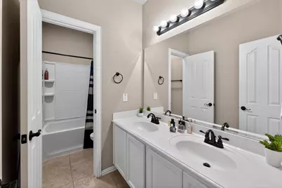 2760 Explorador, Grand Prairie, TX 75054 - Photo 32
