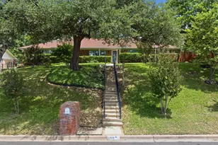 1209 Southwood Dr, Woodway, TX 76712 - Photo 2