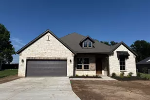 412 Guadeloupe Ln, Springtown, TX 76082 - Photo 1