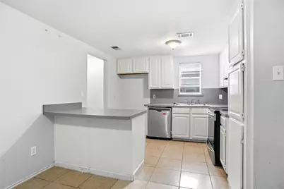 6715 Cherrytree Drive, Arlington, TX 76001 - Photo 6