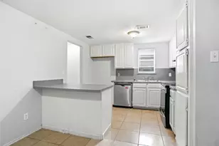 6715 Cherrytree Dr, Arlington, TX 76001 - Photo 6