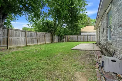 6715 Cherrytree Drive, Arlington, TX 76001 - Photo 22