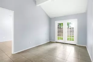 6715 Cherrytree Dr, Arlington, TX 76001 - Photo 10