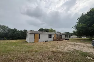 134 Canyon Valley Ln, Weatherford, TX 76085 - Photo 2